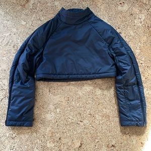 Lululemon puffer crop top